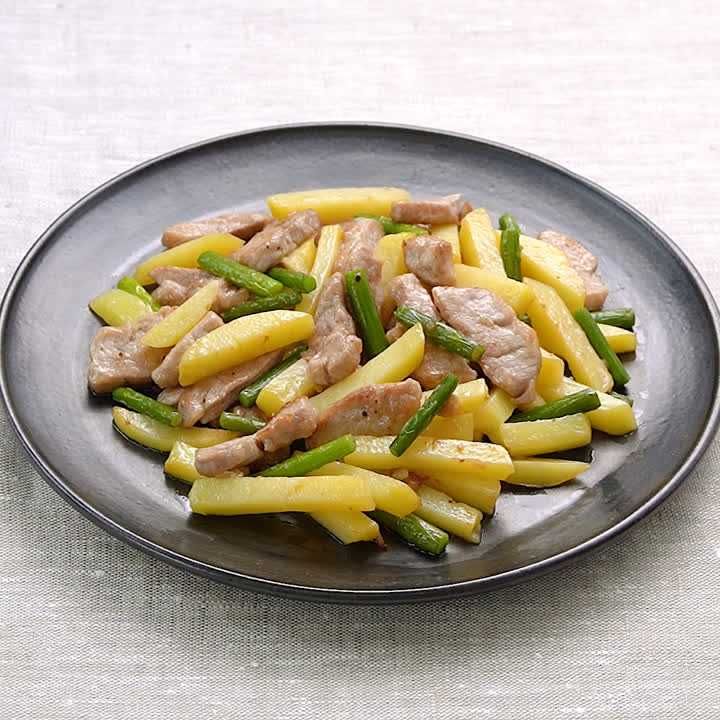 豚ヒレ肉とにんにくの芽の中華炒め