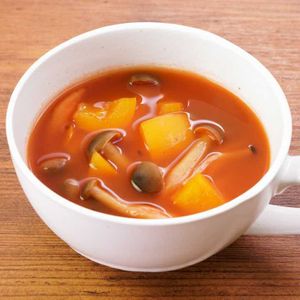 「しめじとパプリカのトマトスープ」のレシピ動画