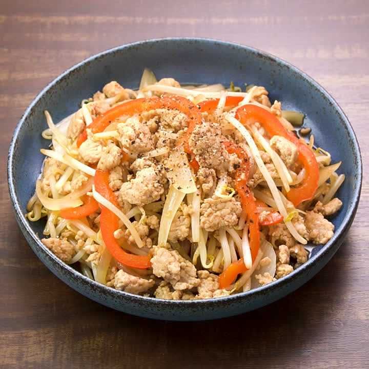 鶏ひき肉ともやしの中華炒め