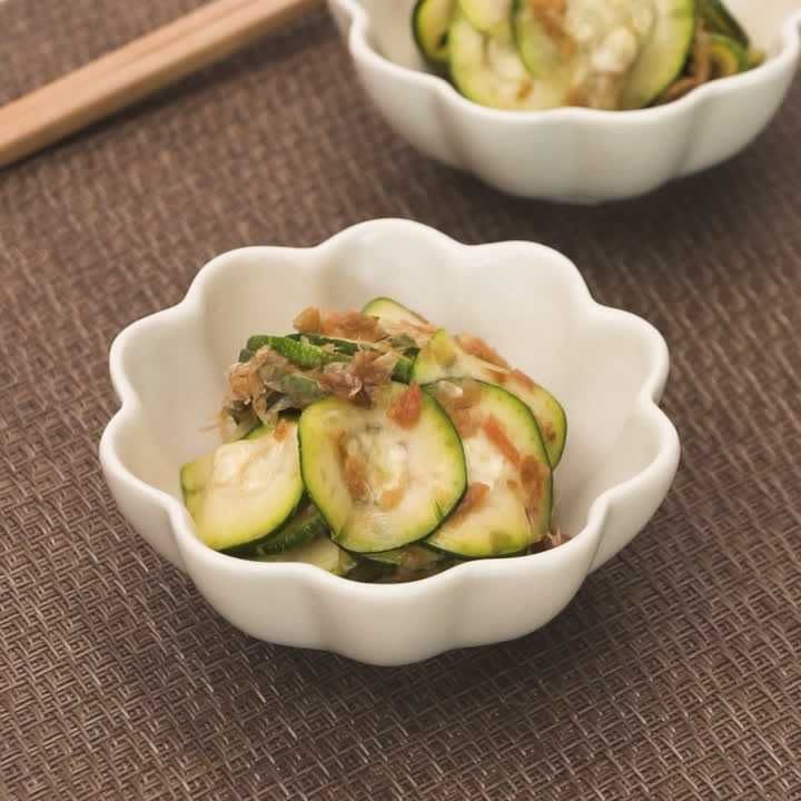 ズッキーニの梅おかかあえ