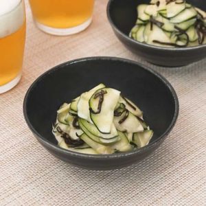 ズッキーニの塩昆布マヨあえ