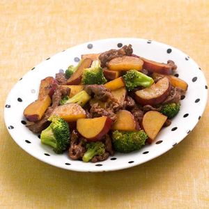 「牛肉とさつまいものオイスター炒め」のレシピ動画