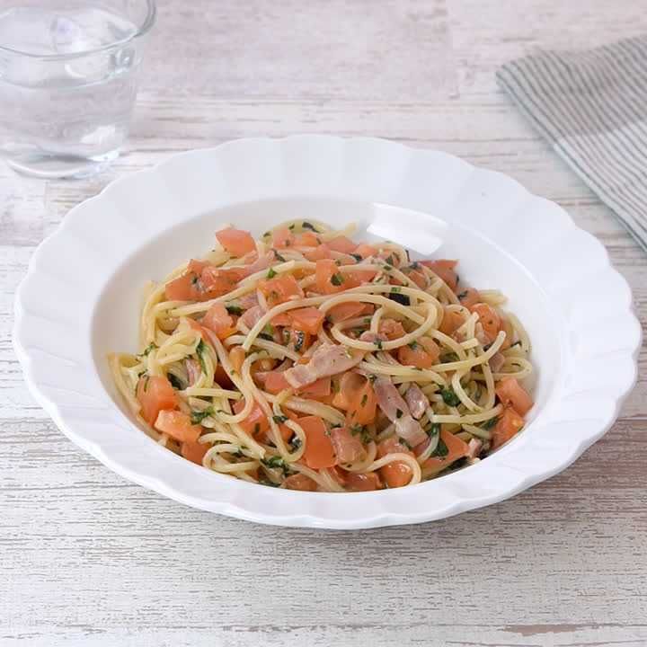 バジルとフレッシュトマトのパスタ