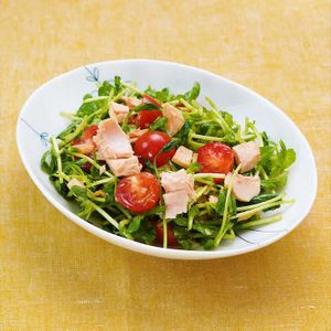 「豆苗とトマトのツナあえ」のレシピ動画