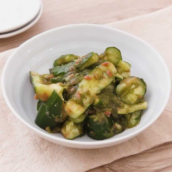 たたききゅうりとめかぶの梅おかかあえ