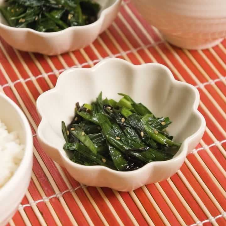 ニラの塩昆布炒め