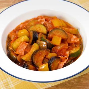 「ベーコンと夏野菜のラタトゥイユ」のレシピ動画