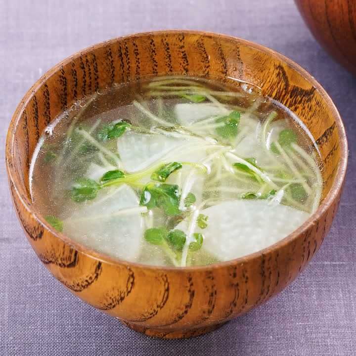 大根とかいわれのしょうがスープ