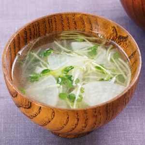 「大根とかいわれのしょうがスープ」のレシピ動画