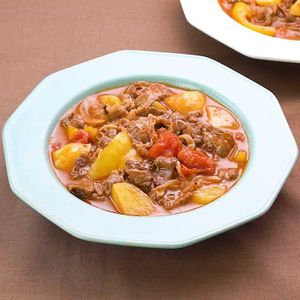 「牛肉と黄パプリカのトマト煮」のレシピ動画