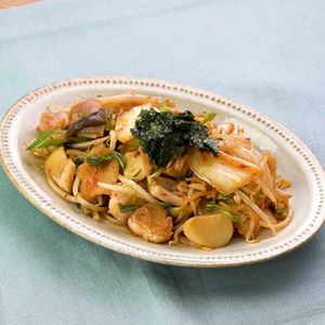 「鶏肉とねぎのキムチ炒め」のレシピ動画