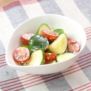 「ズッキーニとミニトマトのシーザー風」のレシピ動画