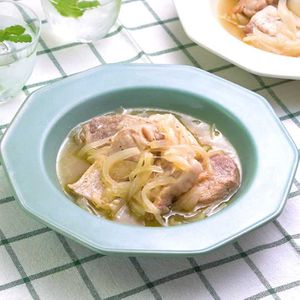 「豚肉と玉ねぎのビール煮」のレシピ動画