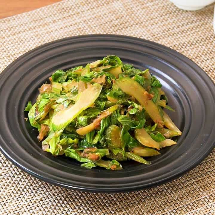 セロリのおかかバター炒め