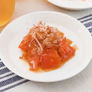 トマトのおかかバター炒め