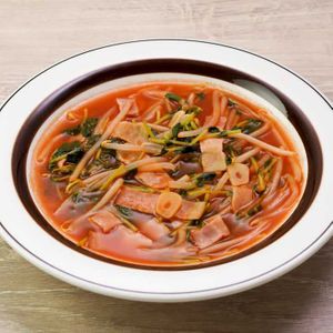 「ベーコンと豆苗のトマトスープ」のレシピ動画