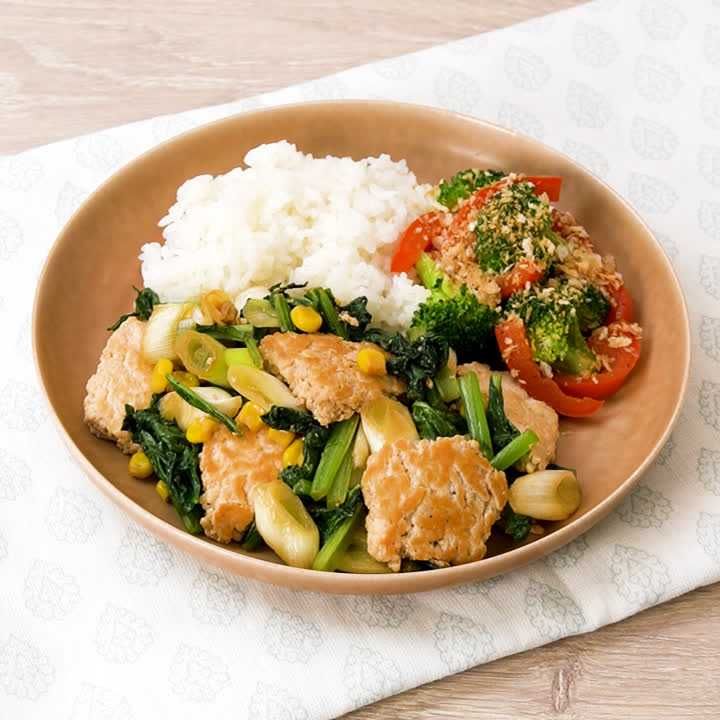 鶏ひき肉とねぎのしょうゆ炒めプレート