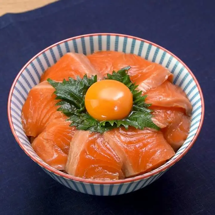 漬けサーモン丼