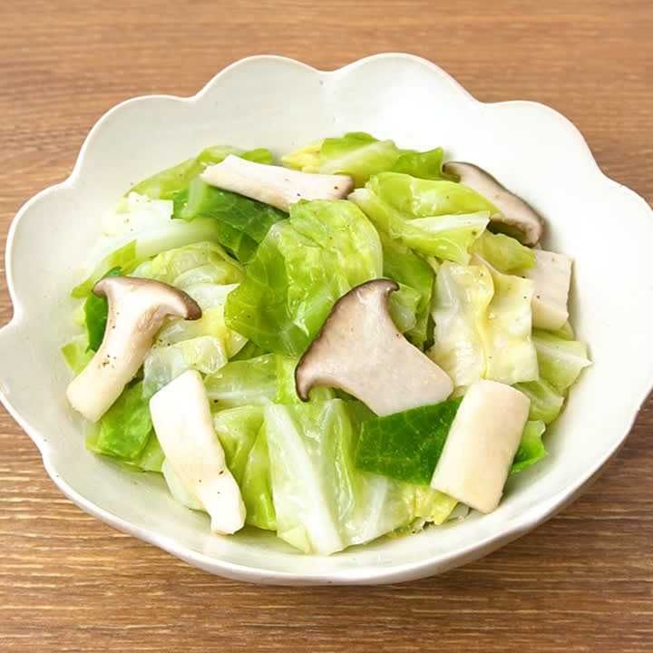 キャベツとエリンギのバター蒸し