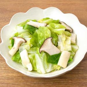キャベツとエリンギのバター蒸し
