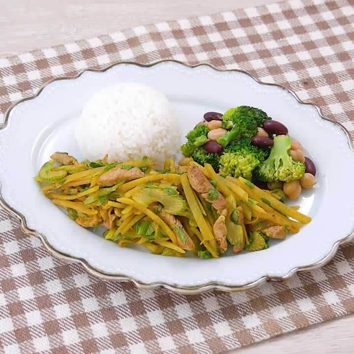 豚肉とセロリのカレー醤油炒めプレート