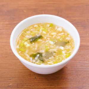 「わかめとねぎのピリ辛みそスープ」のレシピ動画