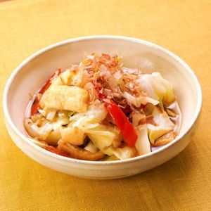 「キャベツと油揚げのバターポン酢煮」のレシピ動画