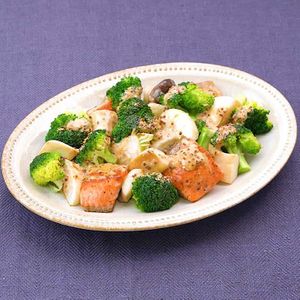 「鮭とブロッコリーのマスタードサラダ」のレシピ動画