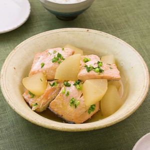 「味しみ鮭大根」のレシピ動画