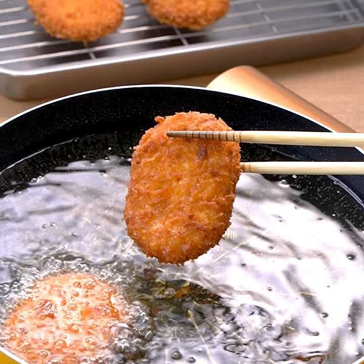 カラッと揚げる 冷凍コロッケの揚げ方のレシピ動画 作り方 Delish Kitchen