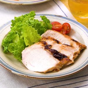 「鶏むね肉のやわらかステーキ」のレシピ動画