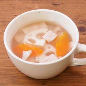 「れんこんとにんじんの中華スープ」のレシピ動画