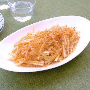 大根と玉ねぎのさっぱり梅サラダ