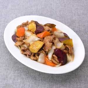 「豚こまとさつまいものてり炒め」のレシピ動画