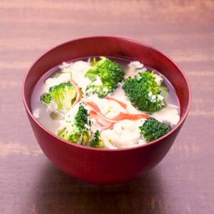 「ブロッコリーとかにかまの卵白スープ」のレシピ動画