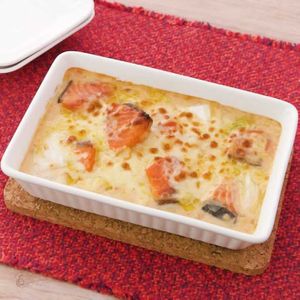 「鮭と白菜のみそクリームグラタン」のレシピ動画