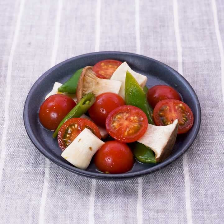 スナップエンドウとエリンギのトマトマリネ