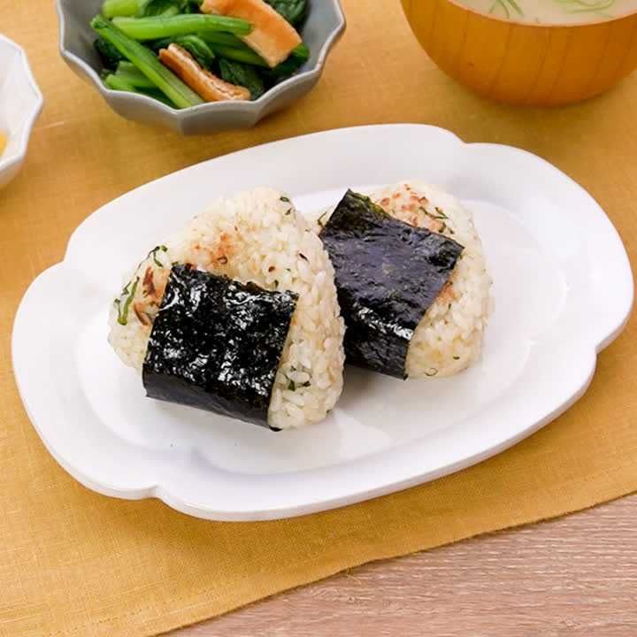 焼いて香ばしい 味噌チーズおにぎりのレシピ動画 作り方 Delish Kitchen
