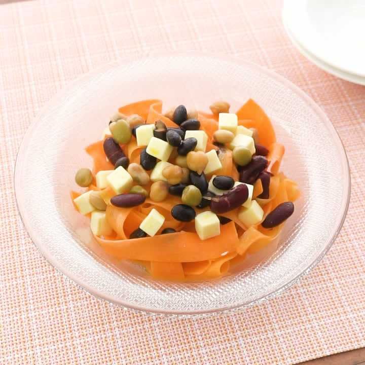 にんじんとミックスビーンズのデリサラダ