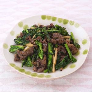 「牛肉と菜の花のオイスターソース炒め」のレシピ動画