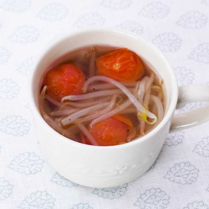 ミニトマトともやしのコンソメスープ