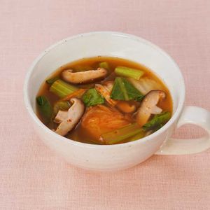 「キムチと小松菜のスープ」のレシピ動画