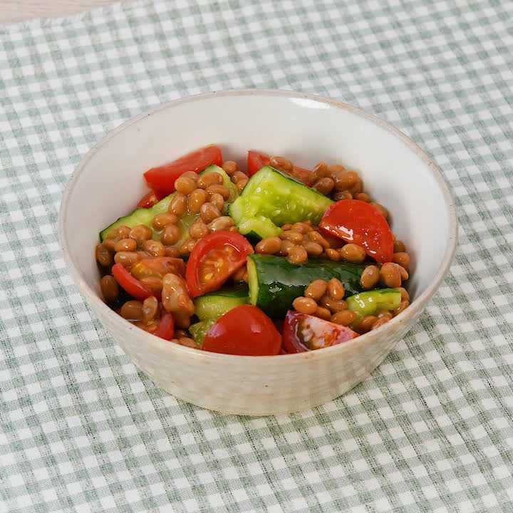 たたききゅうりとミニトマトの納豆あえ
