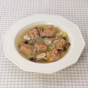 「肉団子とセロリのスープ煮」のレシピ動画