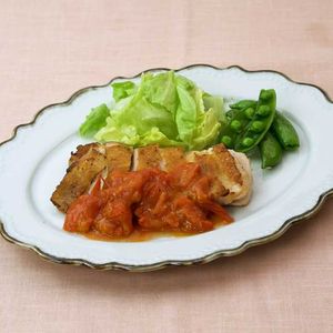 「チキンソテーのトマトソース」のレシピ動画