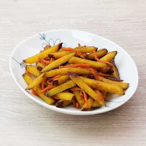 「さつまいもとにんじんのごまきんぴら」のレシピ動画