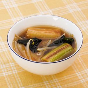 「焼きねぎとわかめのスープ」のレシピ動画