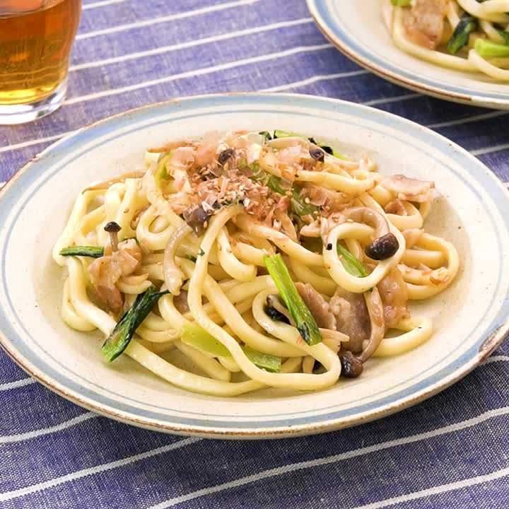 豚肉と小松菜のめんつゆマヨ焼きうどん