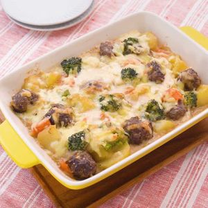 「ごろごろ野菜のミートボールグラタン」のレシピ動画
