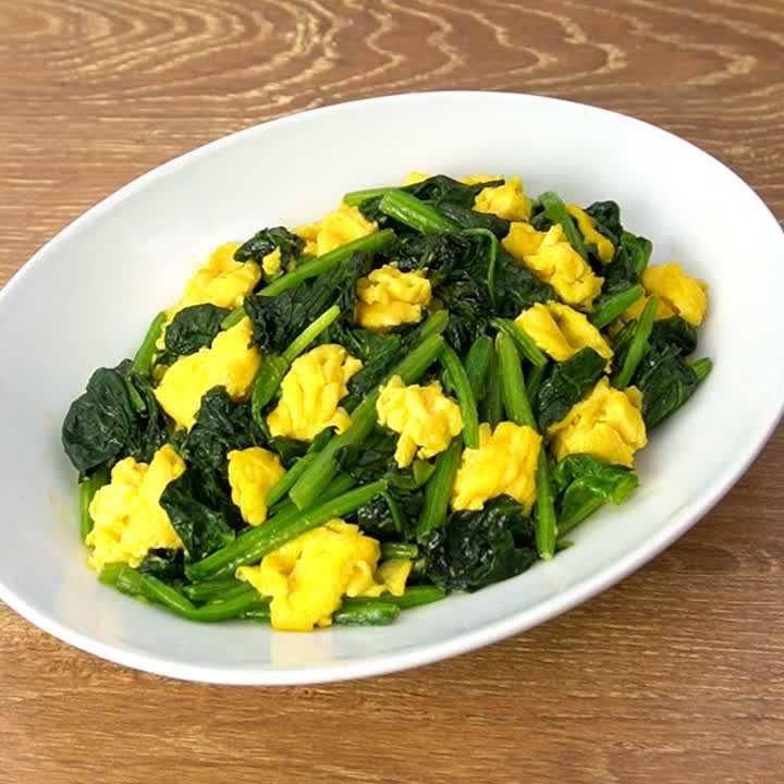 卵とほうれん草のソテー